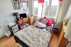 Bedroom- click for photo gallery